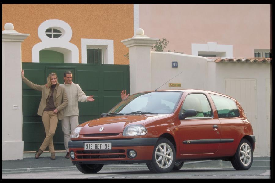  Renault Clio 1998 года  (фото 60 из 106)